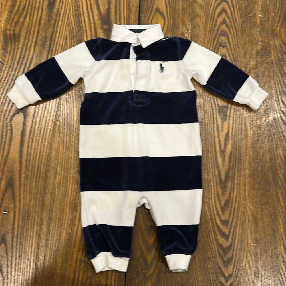 Infant Ralph Lauren velour heavy material onesie snap closure 6 month